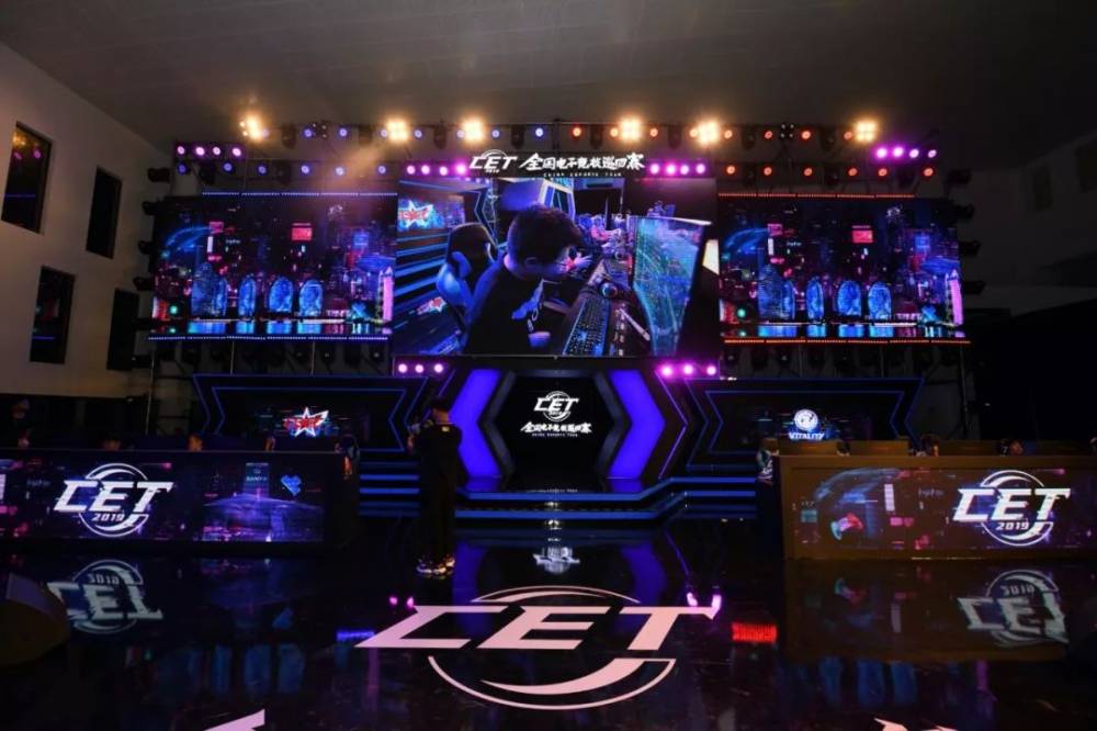 但他坚定表 但他坚定表